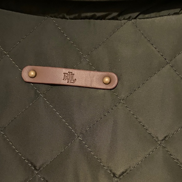 Lauren Ralph Lauren Women's quilted logo vest in dark green - Picture 9 of 11